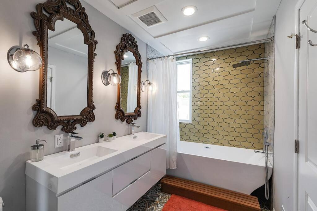 필라델피아 Trendy Fairmount Gem-5 Star Location, Roof Deck, Parking, Gr8 For Families 아파트 외부 사진